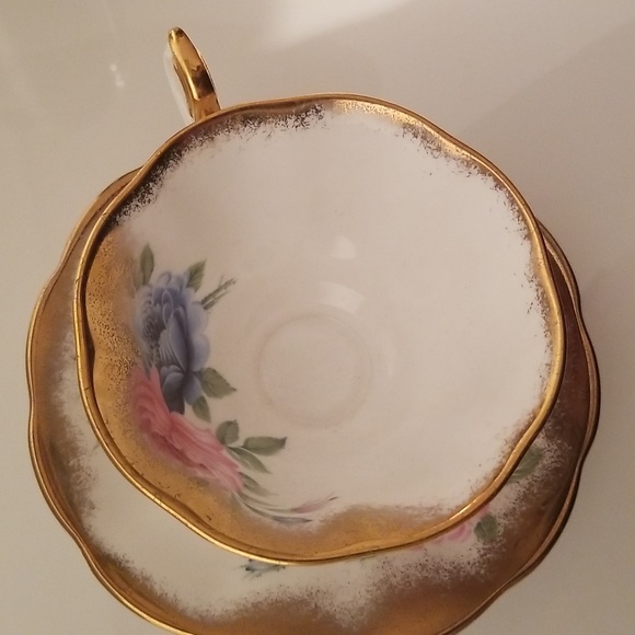 Vintage HTF Royal Albert Bone China Teacup & Saucer #4223 Discontinued - Picture 5 of 17